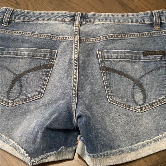 Calvin Klein Patched Jean Shorts Size 8 29w - Picture 3 of 5